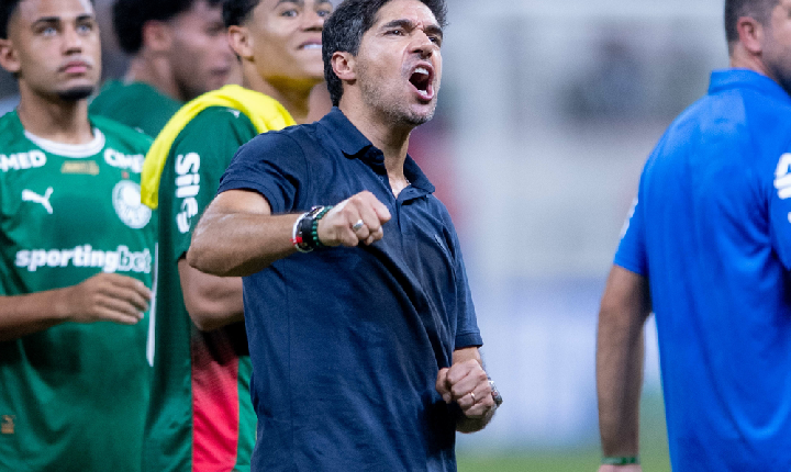 Abel critica árbitro, exalta vitória do Palmeiras e quer Paulinho e Vitor Roque de volta: 