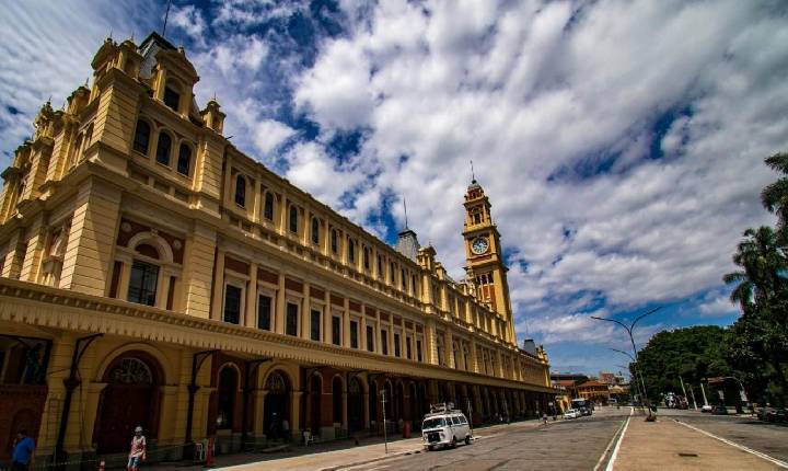 Abre e fecha de 1º de Maio: confira o funcionamento dos serviços estaduais