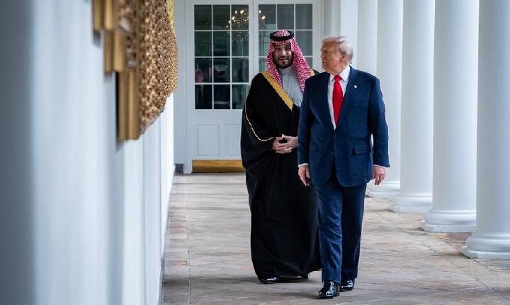 Aliança em desgaste: Arábia Saudita barra operação de Trump no Estreito de Ormuz ao negar uso de bases e espaço aéreo