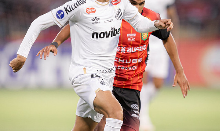 Análise: falta de pontaria custa caro ao Santos em jogo 