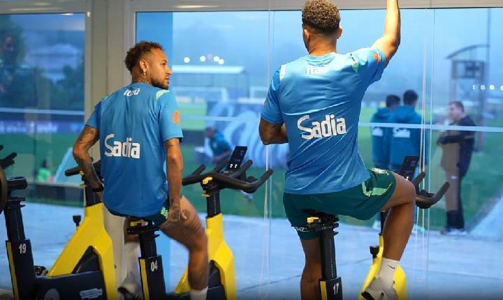 Bastidores: Neymar mobiliza Seleção, 