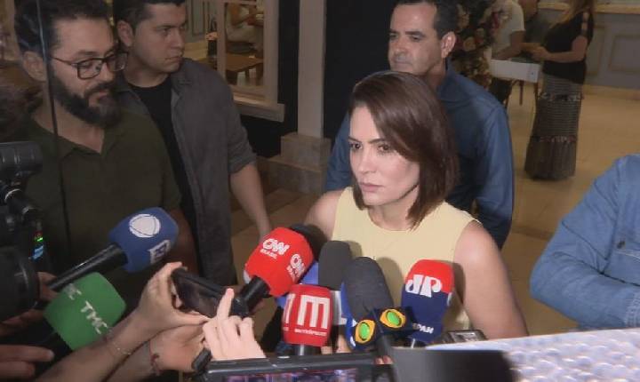 Bia Kicis diz que Michelle Bolsonaro será candidata ao Senado: 'Acabou a dúvida'