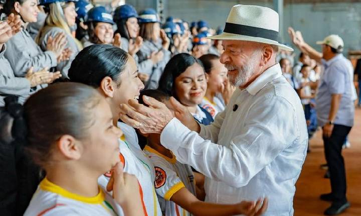 BR-319 terá monitoramento ambiental e investimento de R$ 20 bilhões, afirma Lula