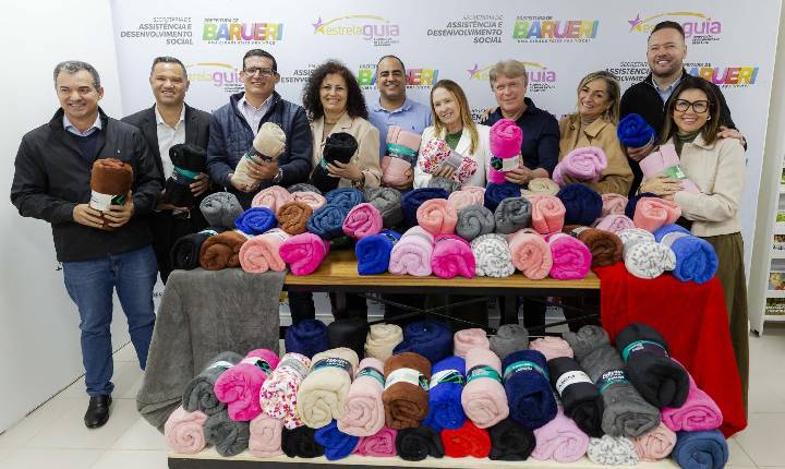 Câmara participa da Campanha do Agasalho e doa 190 mantas