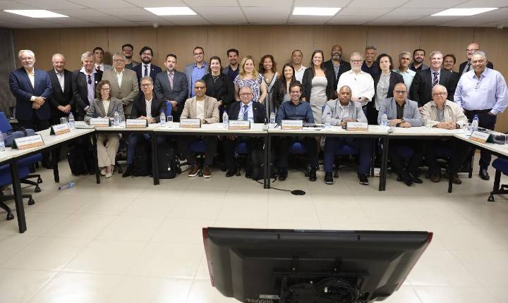 Câmaras debatem mobilidade elétrica e energia fotovoltaica em encontro nacional