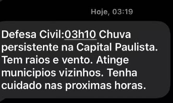 Chuva deixa capital em estado de atenção para alagamentos nesta terça-feira; Defesa Civil emite alerta de raios e vento