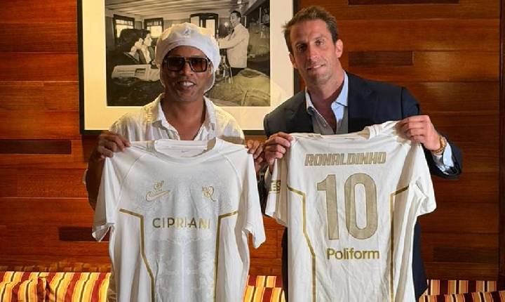 Clube da Série C da Itália anuncia acerto com Ronaldinho