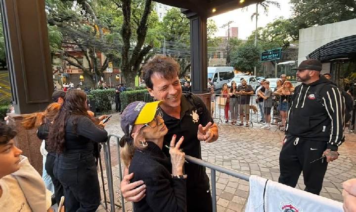 Com Bidu e Garro, Corinthians chega em Porto Alegre para enfrentar o Inter; veja relacionados
