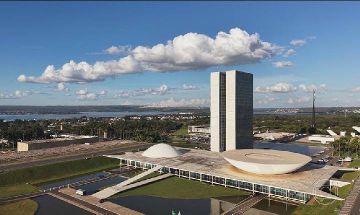 Congresso Nacional retorna do recesso com pauta emperrada por embates eleitorais