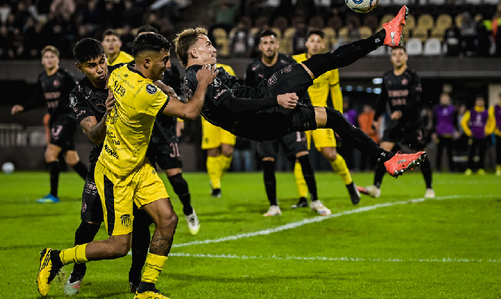 Corinthians garante vaga nas oitavas da Libertadores com empate entre Platense e Peñarol