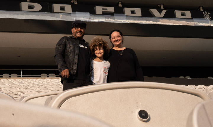 Corinthians marca reunião para debater futuro de Flora; ausência em torneios incomoda família