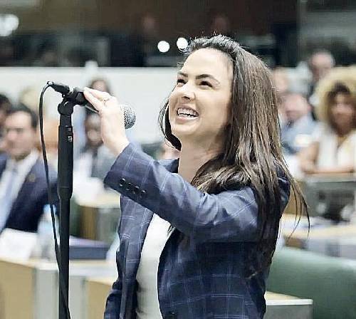 Deputada Estadual, Bruna Furlan (PSDB), destina emenda de 100 mil reais para APAE de Jandira