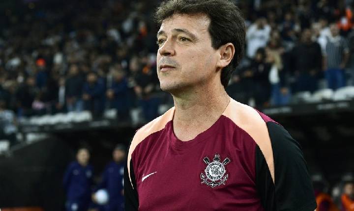 Diniz elogia jogo do Corinthians, mas minimiza efeitos da pausa: 