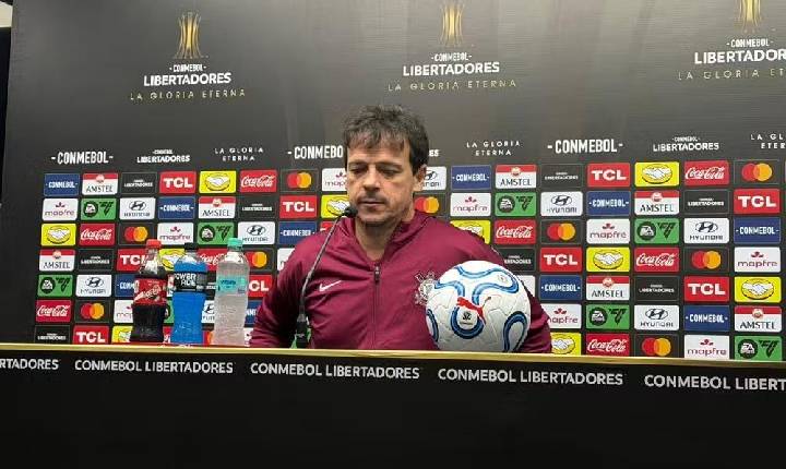 Diniz lamenta chances perdidas em empate do Corinthians e elogia time reserva: 