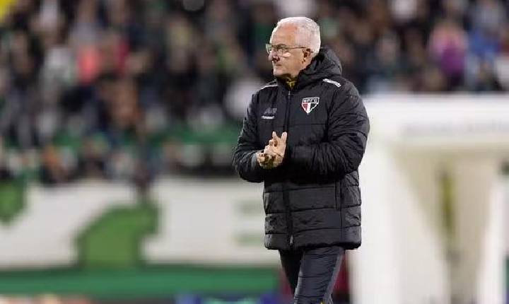 Dorival sobe o tom e cobra elenco por má fase do São Paulo: 