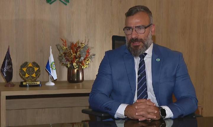 Ex-prefeito alvo da PF anunciou mãe de Flávio Bolsonaro como suplente ao Senado