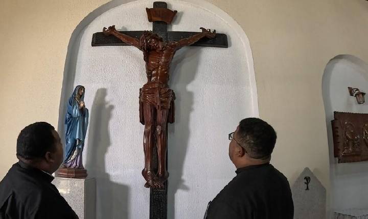 Irmãos são ordenados padres no mesmo dia, na igreja que cresceram frequentando, no Paraná: 'Providência divina'