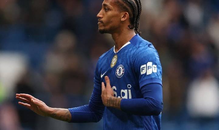 João Pedro entra na mira do Barcelona para substituir Lewandowski, diz jornal espanhol