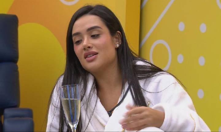 Jordana revela beijos com Jonas Sulzbach para Gabriela: 'Meu segredinho com o Brasil'