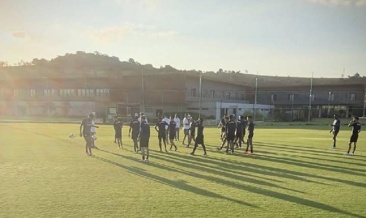 Jürgen Klopp visita centro de treinamento do Bragantino antes de jogo contra o Palmeiras