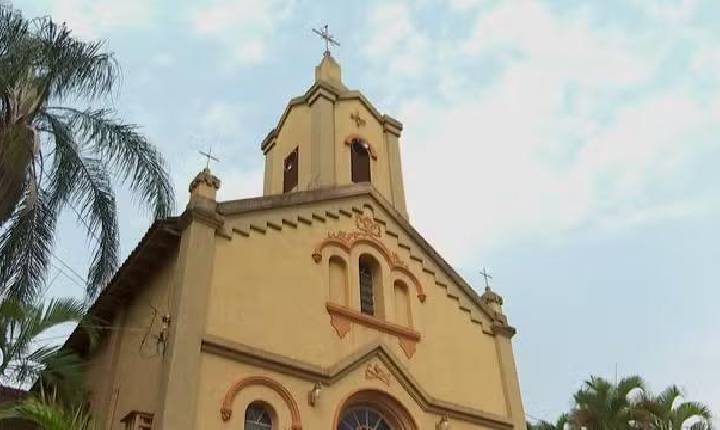 'Meu primeiro beijo na boca foi com um padre', diz vítima que denunciou assédio em igreja do interior de SP