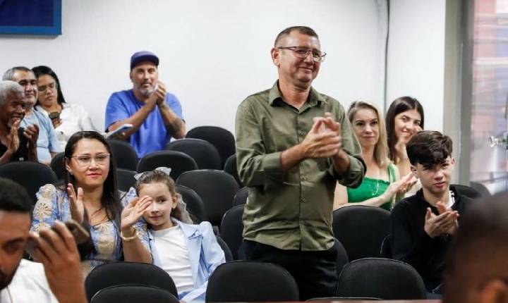 Moção para mestre de obras e caso de feminicídio suscitam debate em Plenário