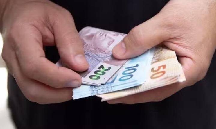Orçamento 2027: salário mínimo, previsão de contas no azul, reajuste limitado a servidores e 'imposto do pecado'; veja destaques do projeto