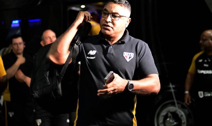 Problema no sistema de avião faz São Paulo adiar viagem ao Chile para jogo da Copa Sul-Americana