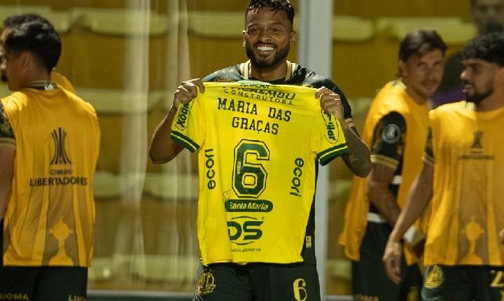 Reinaldo chora após fazer gol e homenagear mãe que morreu: “O gol e a vitória foram para ela”