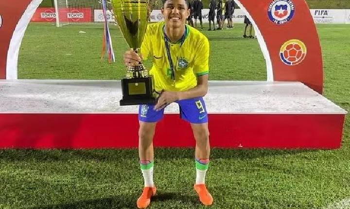 Saiba quem é o jogador do Bragantino que vai ao Flamengo no negócio por Wallace Yan