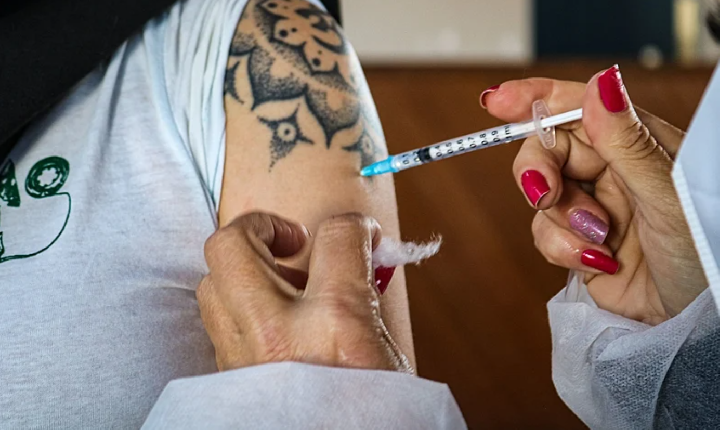 Vacinação contra a gripe já está disponível para toda a população do estado de SP