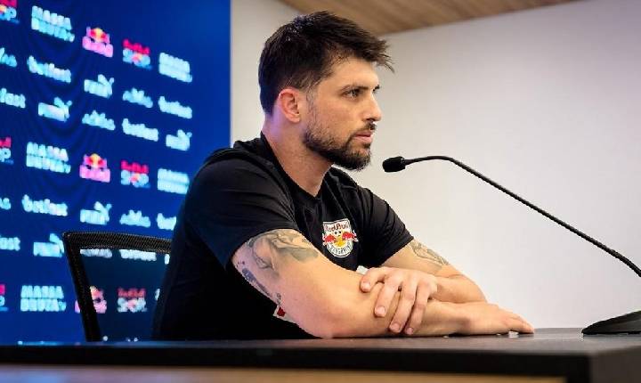 Volpi celebra vitória contra o Flamengo e fala sobre disputa de titularidade com Cleiton: 