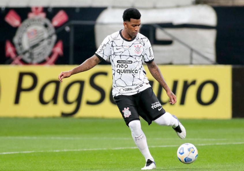 Gil completa 100 jogos pelo Corinthians na Arena e supera marca de Sócrates em partidas pelo Timão