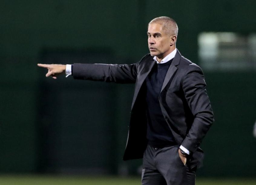 Análise: Com Sylvinho, Corinthians mostra evolução, mas pouca variação