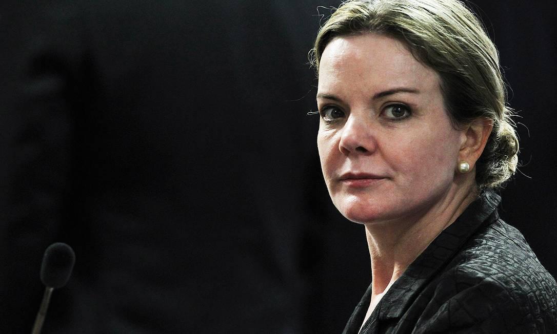 Gleisi Hoffmann aparece como 'morta' em cadastro do SUS e com apelido de 'Bolsonaro'