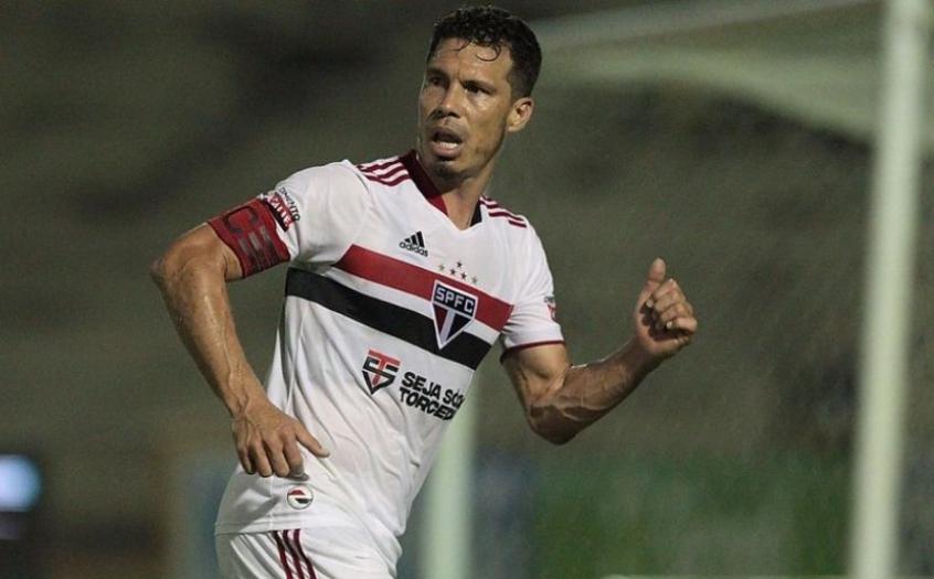 Hernanes não é relacionado pelo segundo jogo seguido no São Paulo