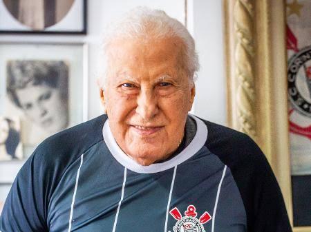 Morre Alberto Dualib, ex-presidente do Corinthians, aos 101 anos  Mandatário do clube entre 1993 e 2007