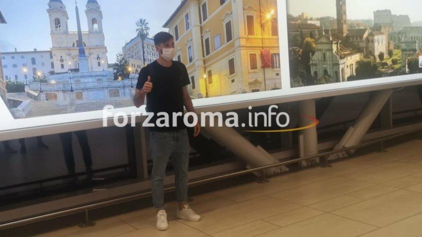 Viña chega à Itália para assinar contrato com a Roma