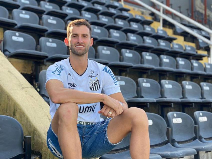 Diego Tardelli aparece no BID e Santos corre para registrar Baptistão