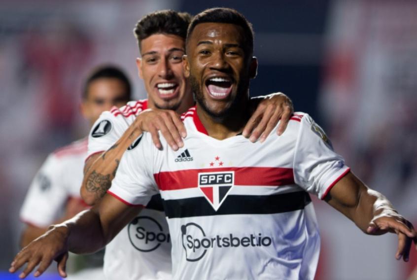 Elogiado por Abel Ferreira, Luan, volante do São Paulo, vira 'carrasco' do Palmeiras