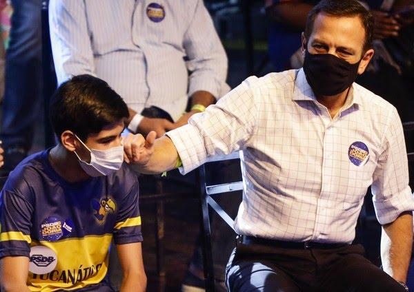 Em festa tucana com Doria, Vinholi e Rodrigo Garcia, Tomás Covas é filiado ao PSDB