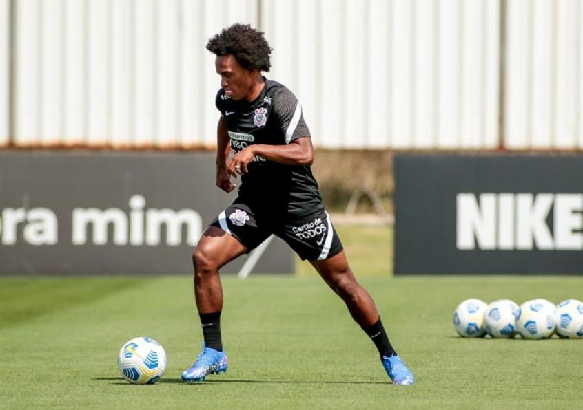 Agora vai? Willian deve voltar aos treinos nesta quarta e tem reestreia pelo Corinthians 'programada'