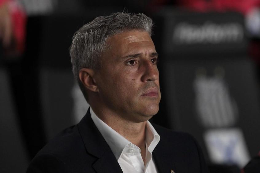 Mesmo com respaldo da diretoria, Crespo vive maior pressão pelo São Paulo e precisa dar resposta