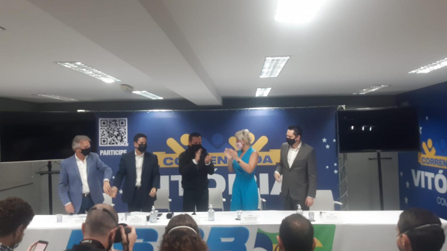 Com as presenças do Governador, João Doria, Presidente Nacional, Bruno Araújo, Vinholi, filia a Dep. Joice Halssemann