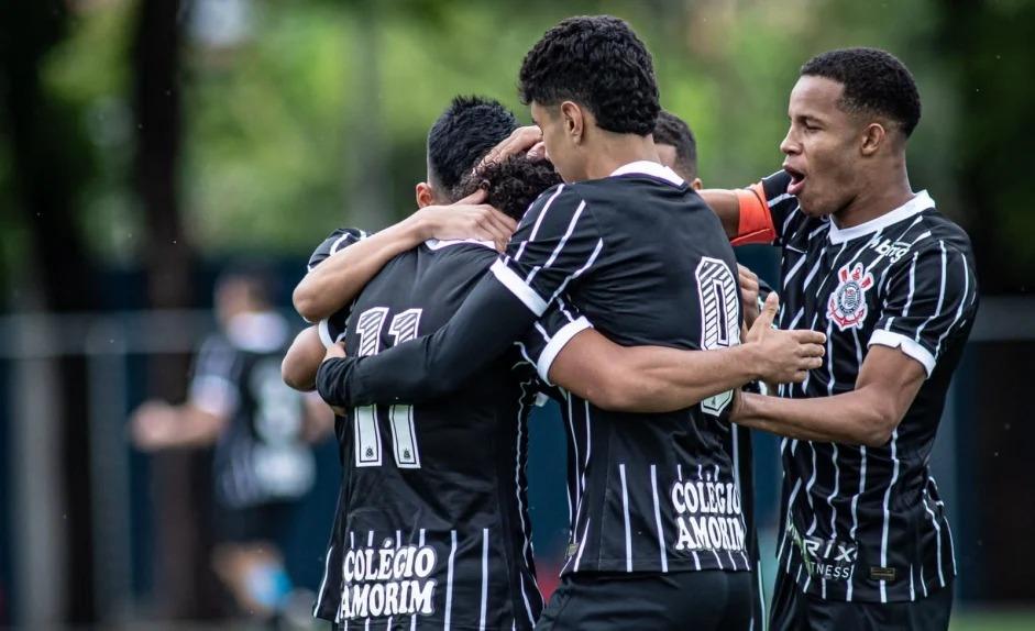 Timãozinho Sub-15 joga bem e vence Atlético-MG pela BH Cup