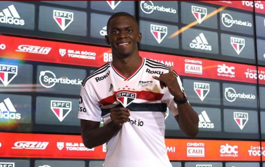 Andrés Colorado é apresentado no São Paulo: 'Sei da grandeza desse clube'