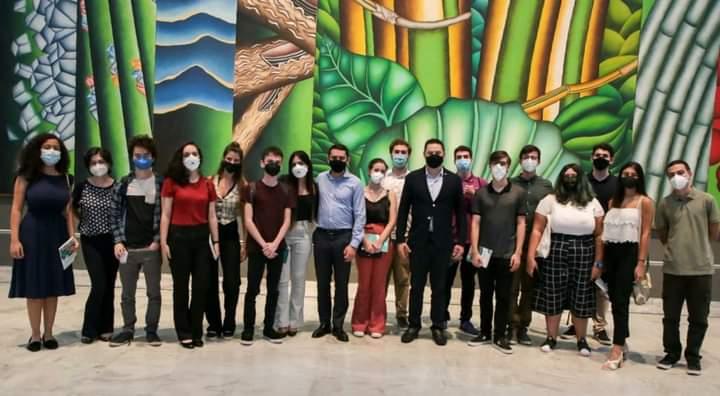 Marco Vinholi recebe estudantes da USP e FGV no Palácio dos Bandeirantes