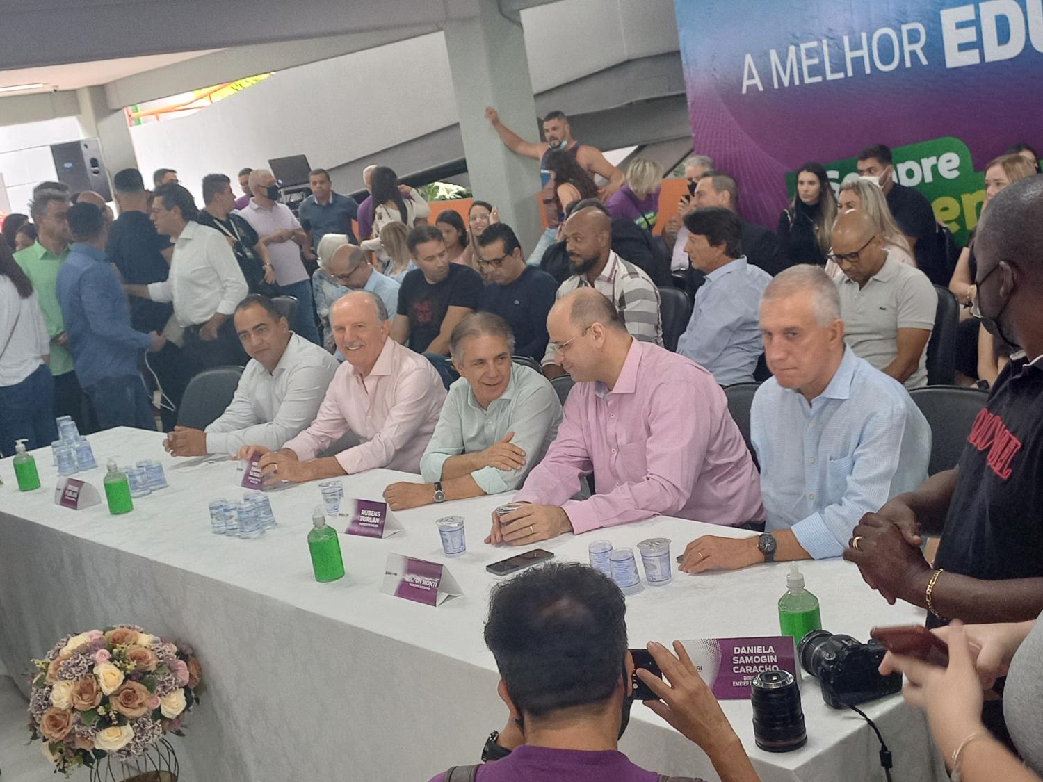 Rubens e Bruna Furlan, recebem o Secretário de Educação de SP, Rossieli, para inaugurar escola