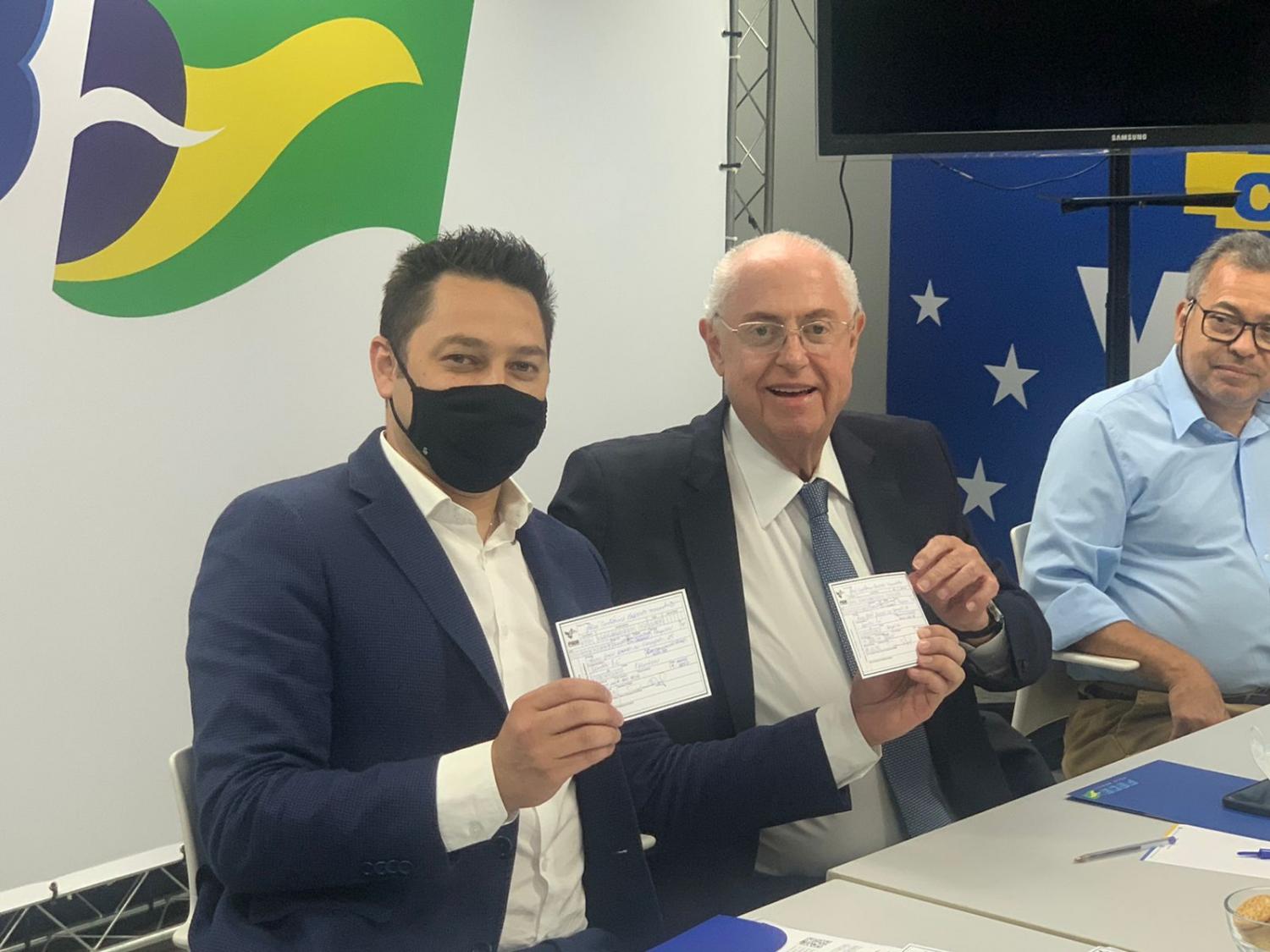 Vinholi filia o Dep. Estadual Barros Munhoz no PSDB-SP