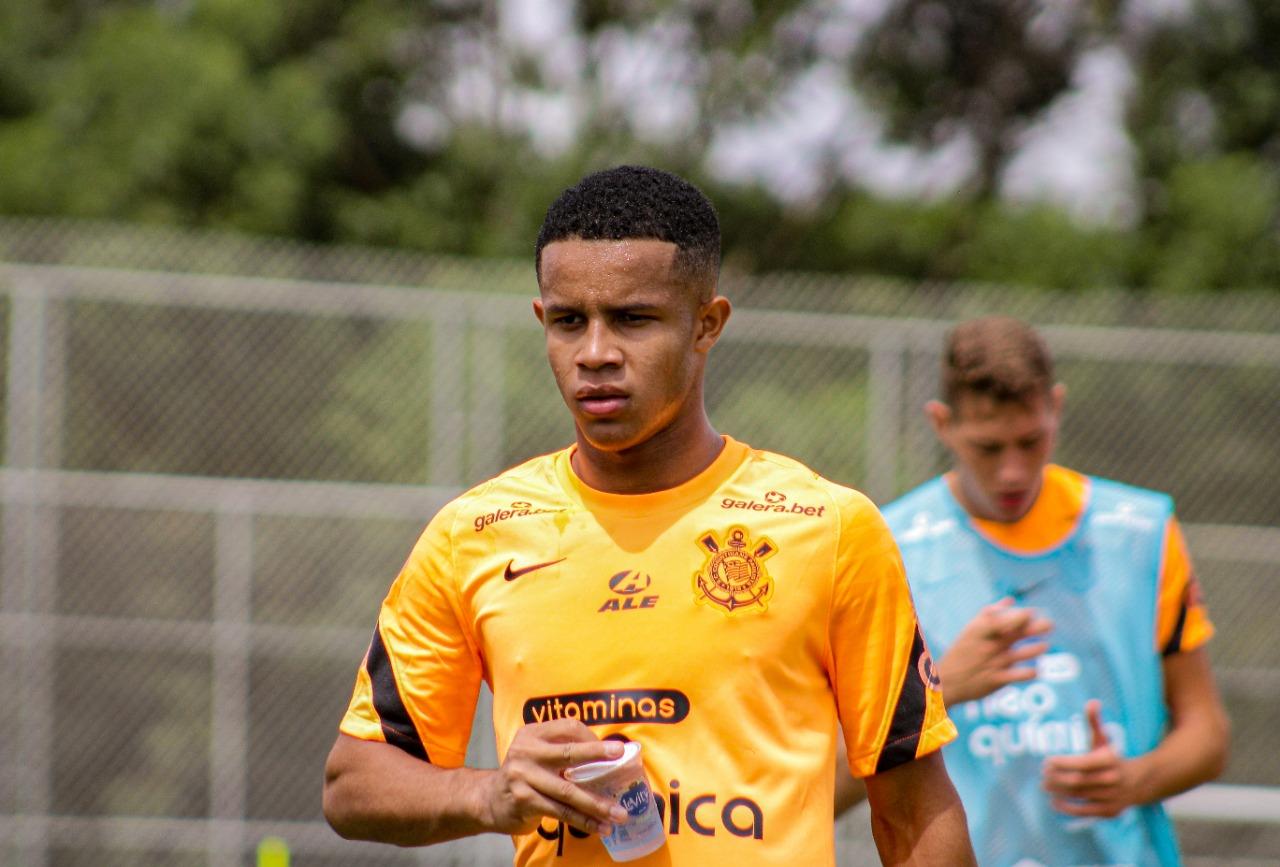 GERENTE DA BASE EXALTA JOIA DO CORINTHIANS: “FISICAMENTE É MUITO FORTE, TECNICAMENTE É EXCELENTE”